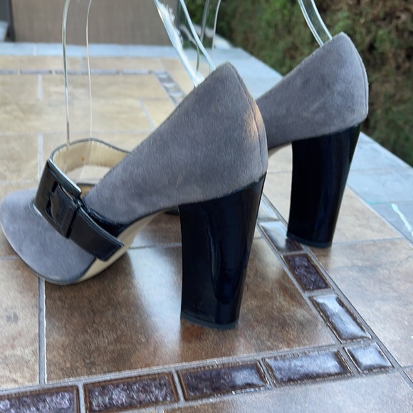 MICHAEL Michael Kors Open Toe Grey and Black Chunky Heels - Picture 4 of 11